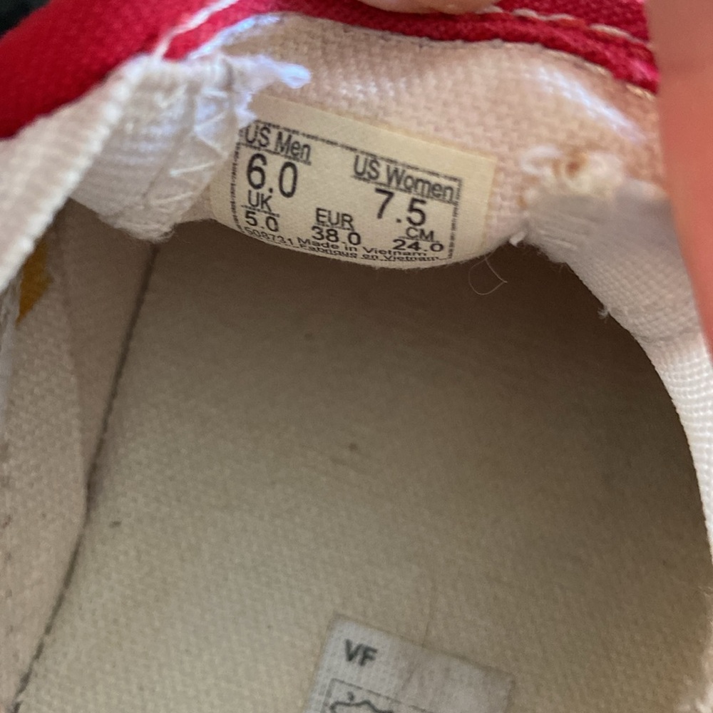 Women’s Classic Red Vans Sz 7.5 - Picture 8 of 8